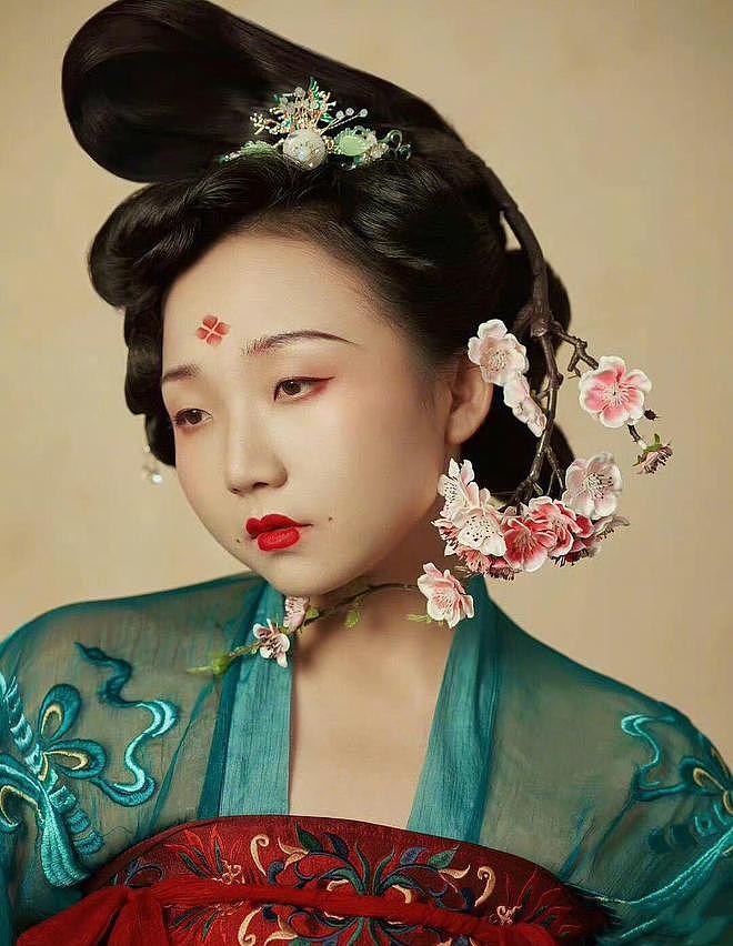 因被骂太丑蹲寝室大哭！李嘉琦被曝霸凌孟子义，偷卖爱豆礼物脱粉（组图） - 16
