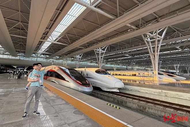 男子刷新吉尼斯纪录:24小时内乘火车旅行5887.76公里(组图) - 3