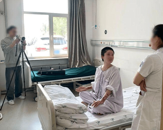 沈阳27岁美妆网红一家三口烧伤毁容，拍康复片被质疑搏同情（组图） - 9