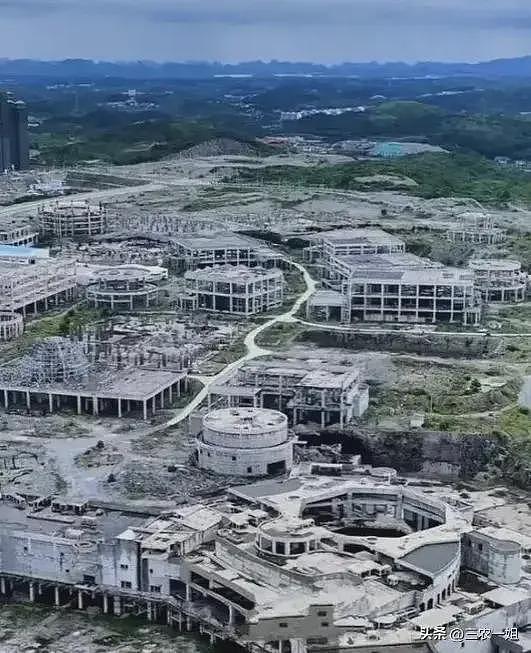 莫名可惜！耗资上亿“英之园”基本拆除完毕，到底图啥？官方回应（组图） - 16