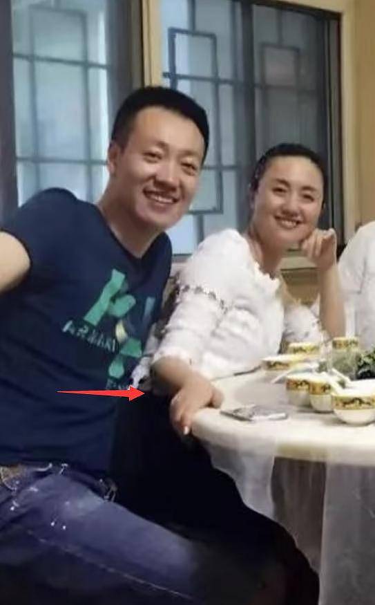 朱媛媛辛柏青温馨合影！与牛莉一起过端午节，拍照姿势令人泪目（组图） - 5