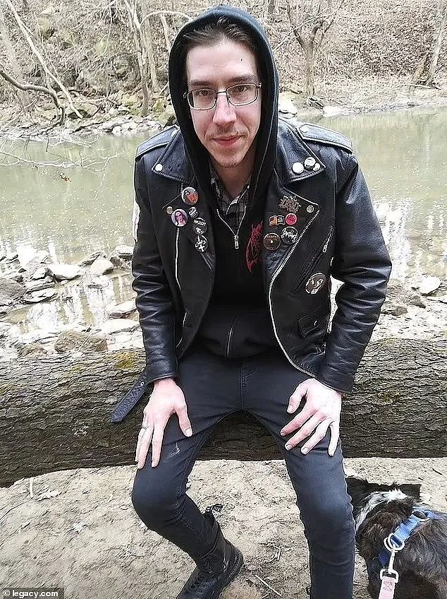 被性侵后，她决定亲手杀死罪犯复仇！没想到凶手家人也想复仇，整件事乱套了...（组图） - 1