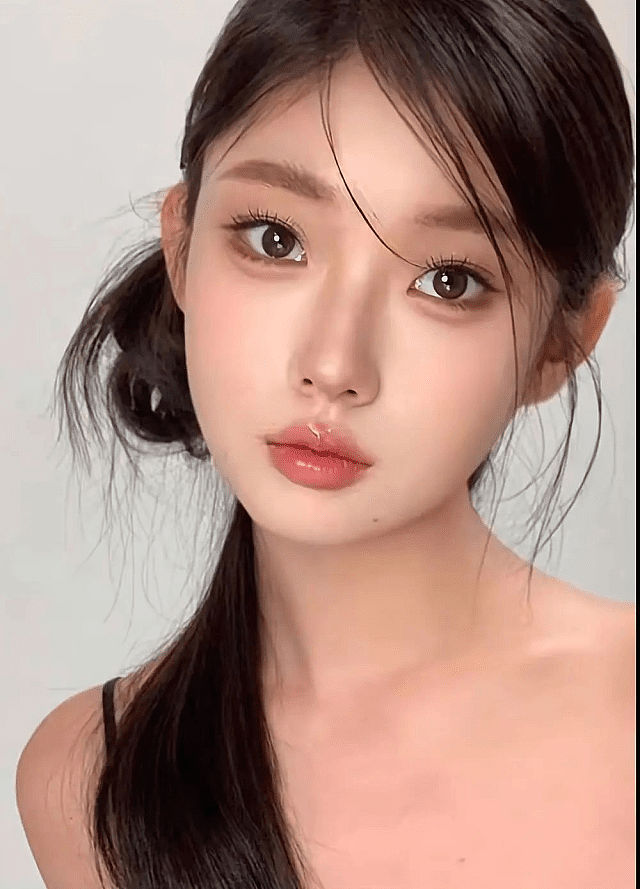 沈阳27岁美妆网红一家三口烧伤毁容，拍康复片被质疑搏同情（组图） - 11