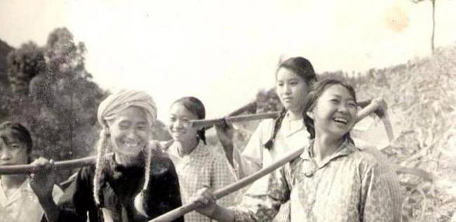 难怪地主强抢白毛女，曝原型罗昌秀救出时四张照（组图） - 7