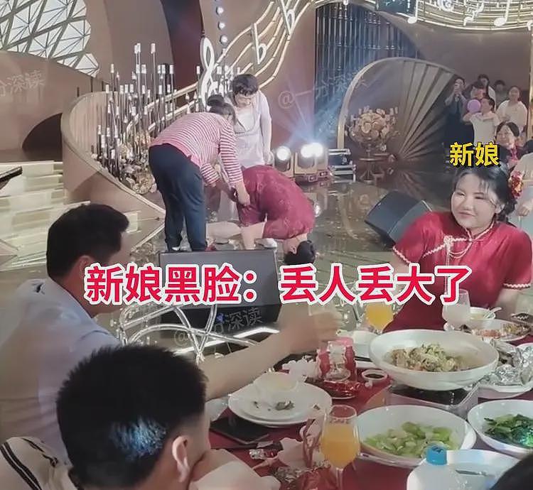 江苏婚礼婆婆抢风头,表演倒立露底裤,新娘黑脸:为老不尊(视频/组图) - 5