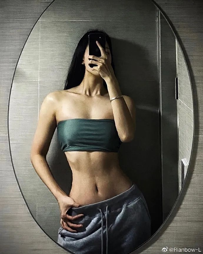 【美女】172cm成都辣妹秀身材，蜂腰翘臀惹肾上腺素飙升，真的太促了（组图） - 13