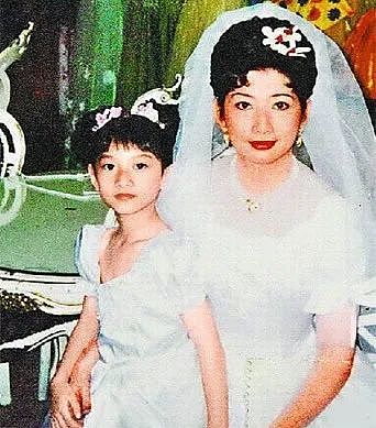 被生父侵犯,嫁给“渣男”,“最美赵敏”为何如此命苦?(图) - 16