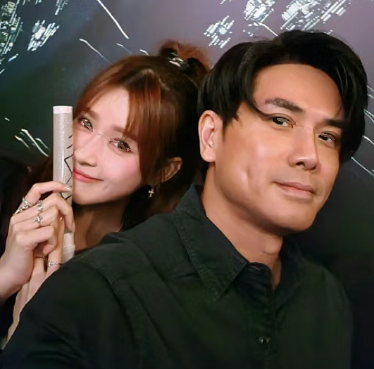 恭喜！TVB小生公开恋情，秘恋双性恋宅男女神，演唱会正式认爱（组图） - 21