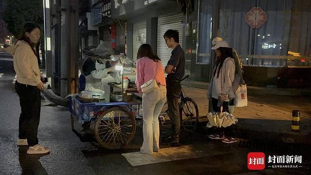 5毛钱一个粽16年不涨价，乐山90岁“粽子爷爷”：方便年轻人吃口热乎早饭（组图） - 3
