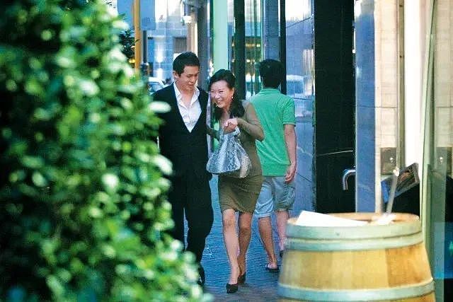 TVB“最美黄蓉”魏秋桦近况曝光风韵犹存,曾被曝与亚视高层姐弟恋,身家曾过亿(组图) - 7