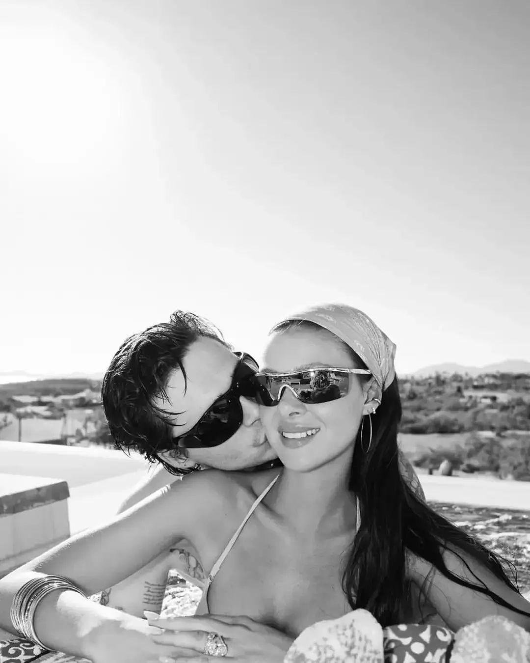 撕疯了!贝克汉姆儿子放料大骂爹妈有毒,爆亲妈抢尽白富美老婆婚礼风头,致她泪奔离场?(组图) - 8