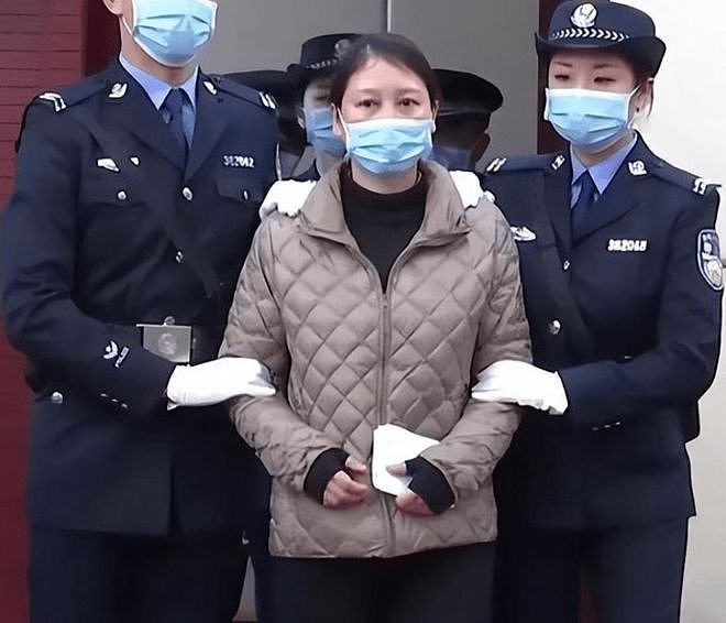 “美女蛇”劳荣枝整过容，逃亡20年未被发现，到底是谁发现其踪影？（组图） - 6