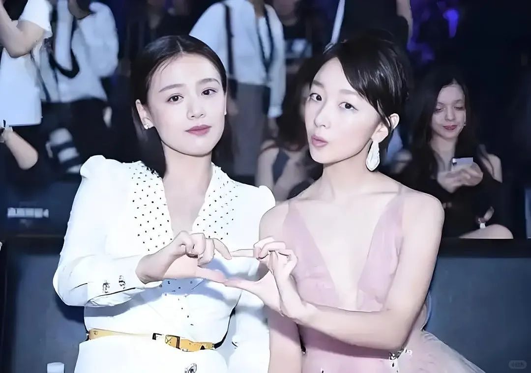 互相拉黑3年，周冬雨马思纯和好：短暂的姐妹，永远的敌人（组图） - 14