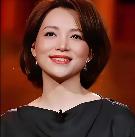 董卿再拿话筒回归舞台!昔日央视一姐端庄优雅美爆了(图) - 2