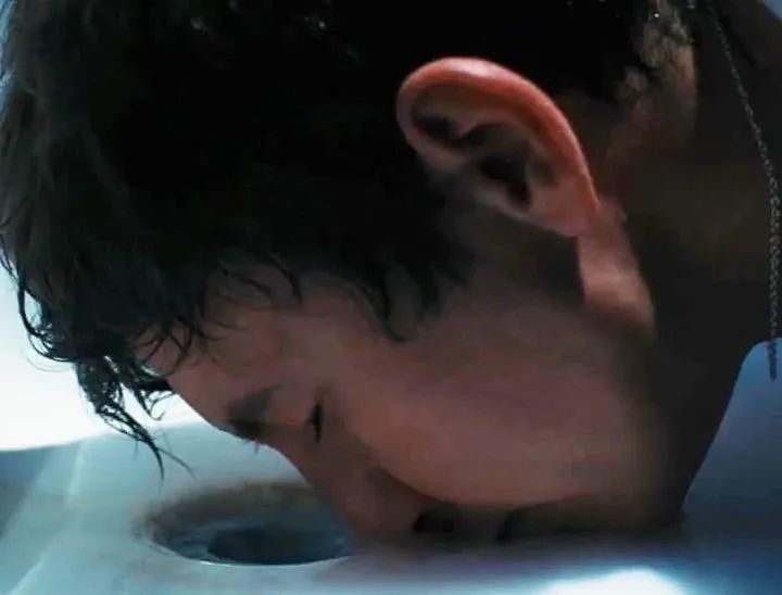 抽象！好莱坞性感女星悉尼妹，开卖自己洗澡水？杜兰特哭晕在厕所？（组图） - 7