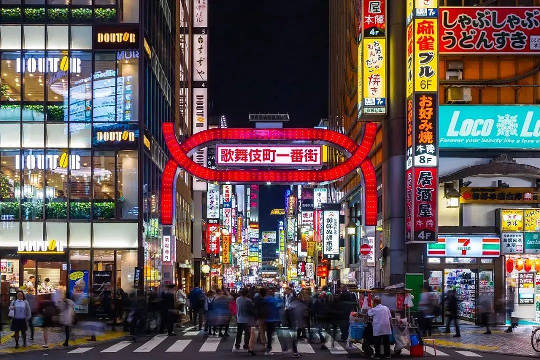 外国游客疯涌日本旅行!东京沦为买春城市,议员痛批:为什么只抓女人!(组图) - 3