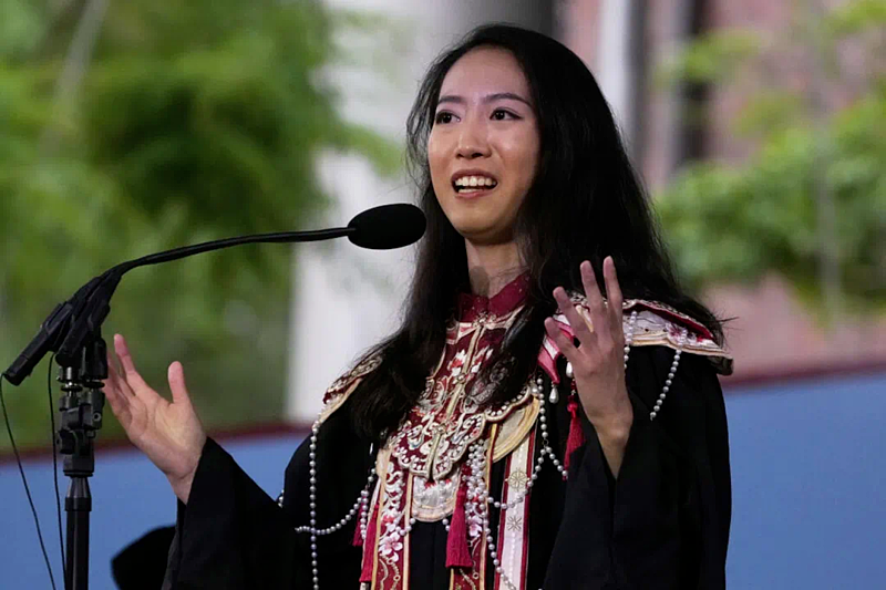 火了！中国女孩在哈佛毕业典礼演讲，一句话感动全场，掌声雷动（组图） - 2