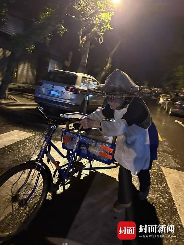 5毛钱一个粽16年不涨价，乐山90岁“粽子爷爷”：方便年轻人吃口热乎早饭（组图） - 1
