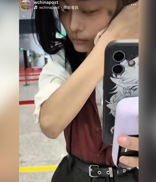顶大浓妆上海机场通关失败，女狼狈卸妆还遭羞辱（组图） - 1