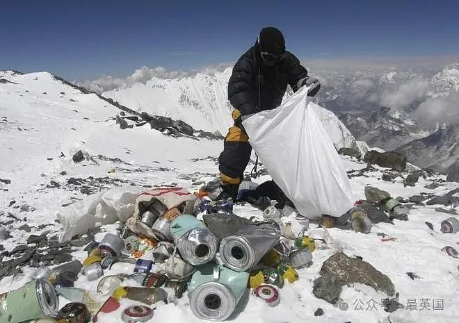 震撼！珠峰恶臭四溢变成“屎山”！官方：所有人必须把便便带下山！（组图） - 9