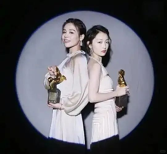 互相拉黑3年，周冬雨马思纯和好：短暂的姐妹，永远的敌人（组图） - 11