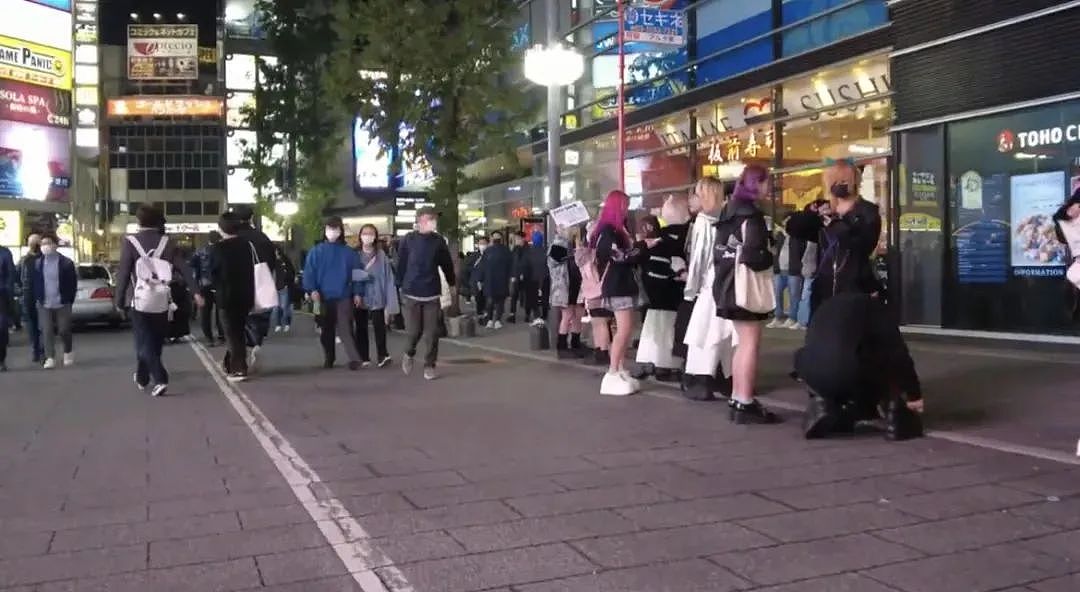 外国游客疯涌日本旅行!东京沦为买春城市,议员痛批:为什么只抓女人!(组图) - 2