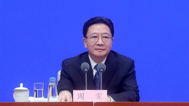 香港中联办主任郑雁雄突被免职，分析显示中国对港政策改变（组图） - 1
