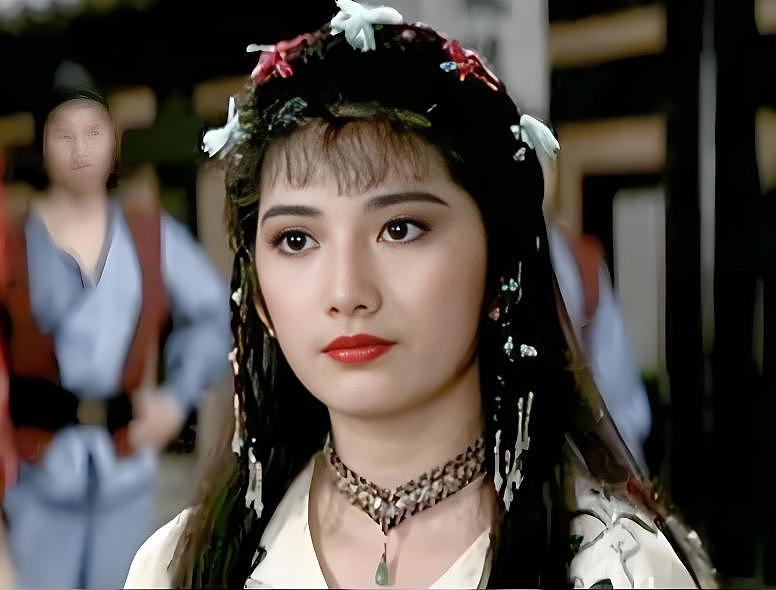 被生父侵犯,嫁给“渣男”,“最美赵敏”为何如此命苦?(图) - 10