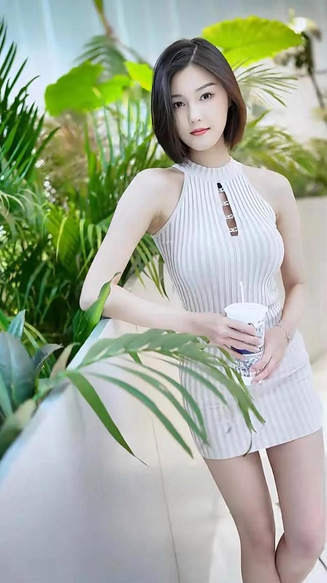 【美女】职业车模，建筑学硕士，知性女神，有颜值有学历（组图） - 11