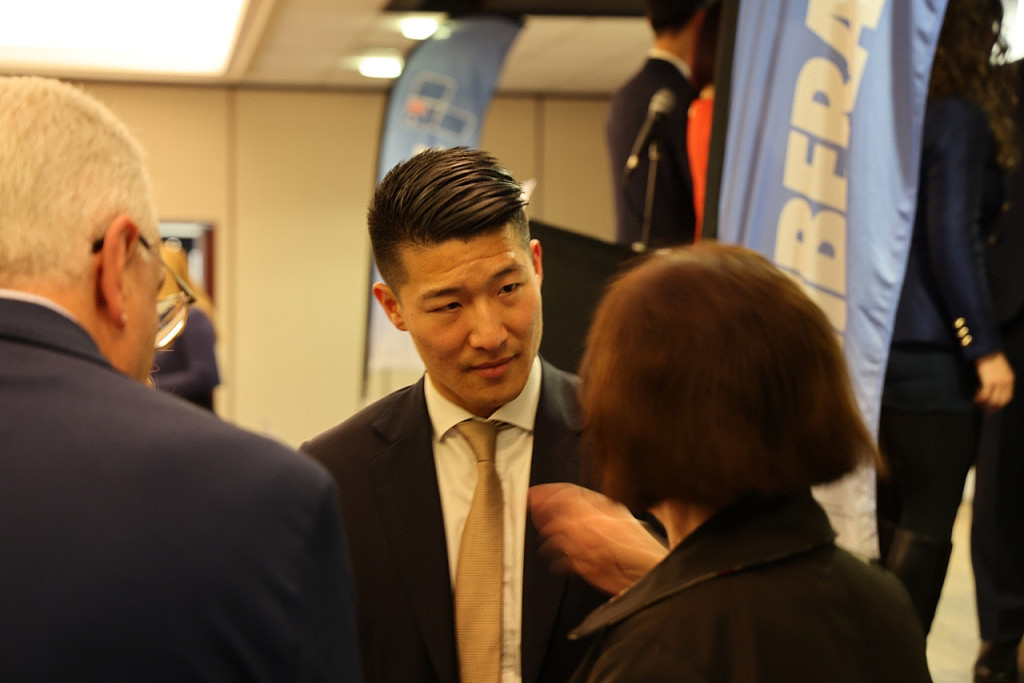 “政治很复杂，有时候很脏！”华裔新星Scott Yung败走麦城：“我以为清者自清，我错了！”（视频/组图） - 1