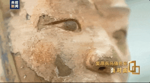 跳进兵马俑坑内推拉陶俑造成损坏！男子抓到了，患精神疾病......（组图） - 4