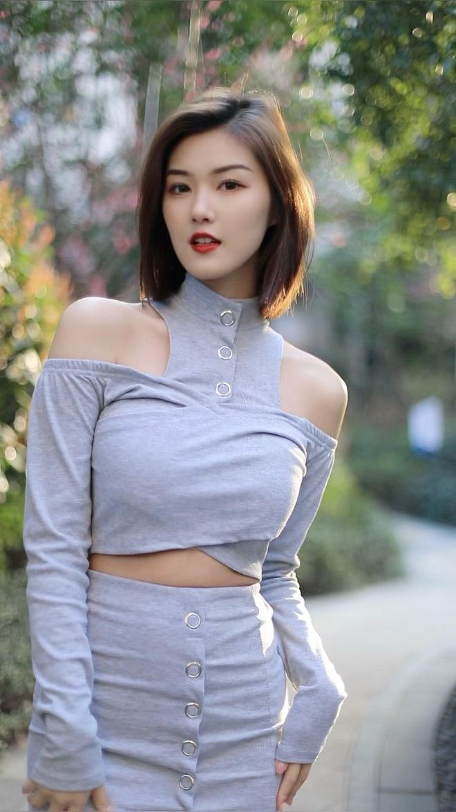 【美女】职业车模，建筑学硕士，知性女神，有颜值有学历（组图） - 16