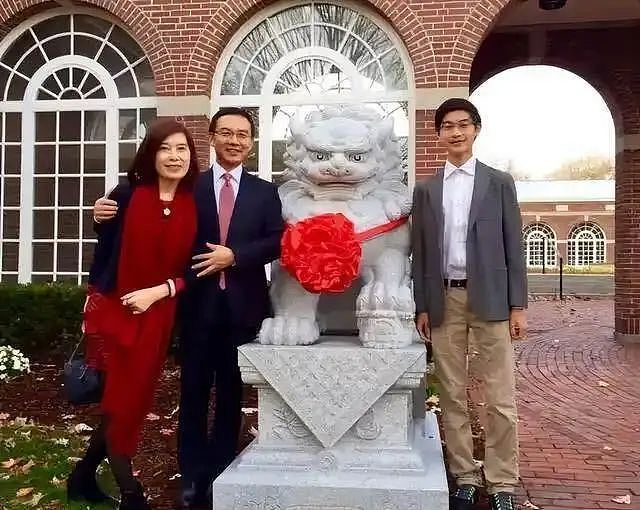 金龟子女儿努力“蹭妈”，郎永淳儿子毕业一年家里蹲：父母的托举，到底是跳板还是牢笼？（组图） - 6