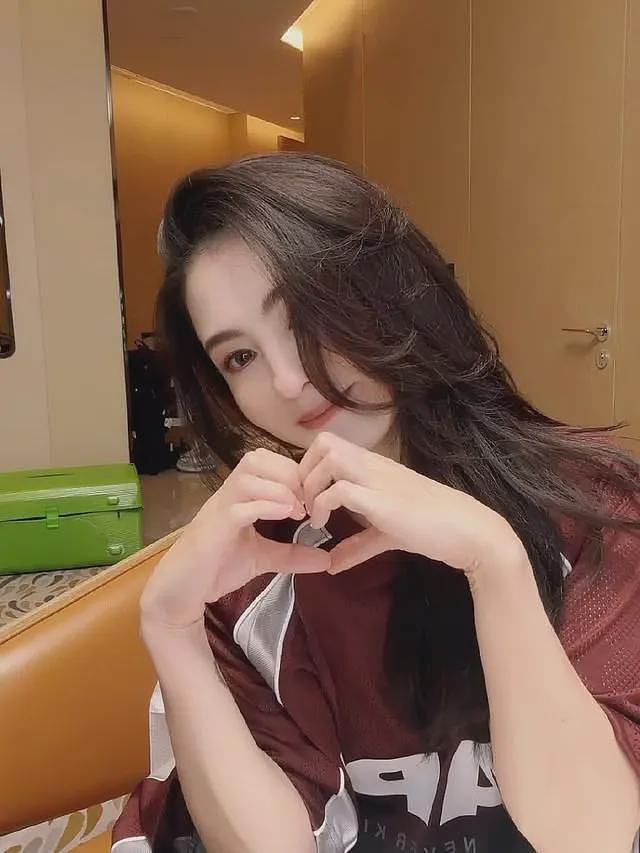 张柏芝晒端午vlog!大儿子从新加坡给她带最爱的蛋糕,幸福到流泪(组图) - 8