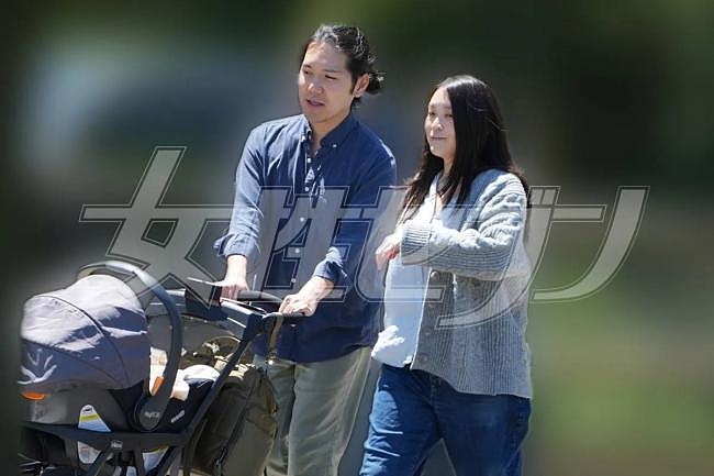 一家三口首亮相,产后的日本公主真子发福很多(组图) - 11