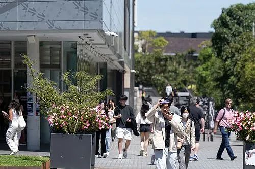 学生贷款炸弹又来了!300万澳人债务一夜飙涨25亿澳元(组图) - 1