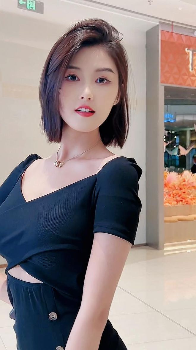 【美女】职业车模，建筑学硕士，知性女神，有颜值有学历（组图） - 17