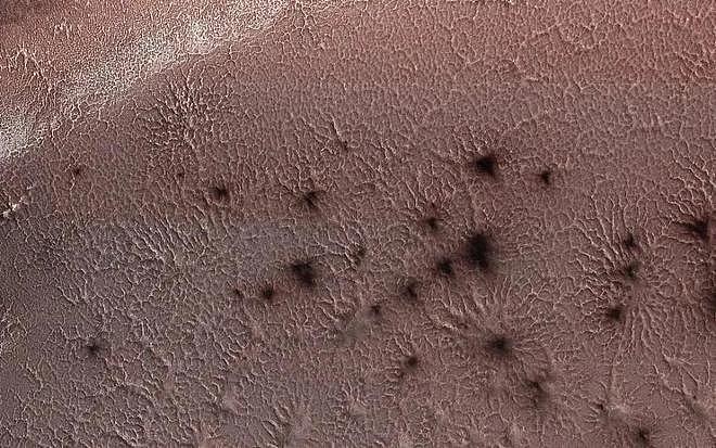 火星“怪相”全揭秘:人脸、巨蛛与神秘“门”,引发外星文明猜想(组图) - 5