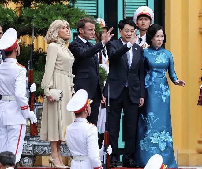 马克龙被妻子扇耳光:残忍,才是婚姻真相(组图) - 14