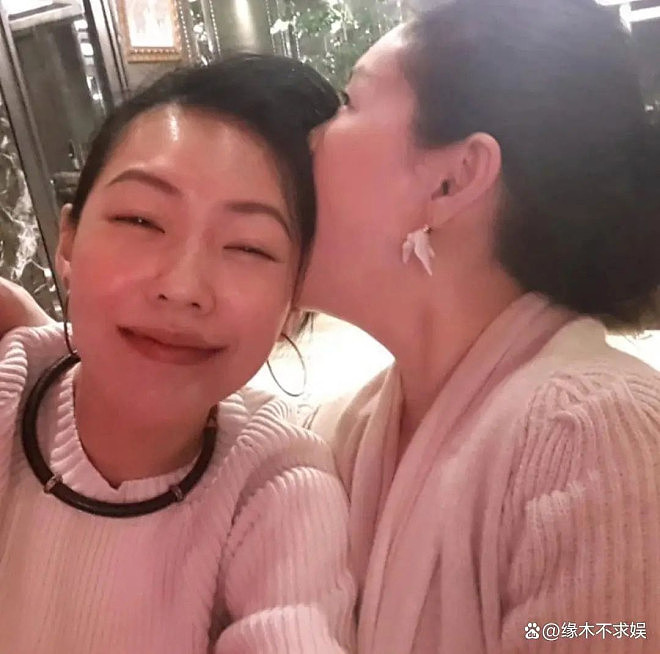 小S遭持续围剿!除了被曝帮大S出轨,还被爆料更多离谱操作(组图) - 1