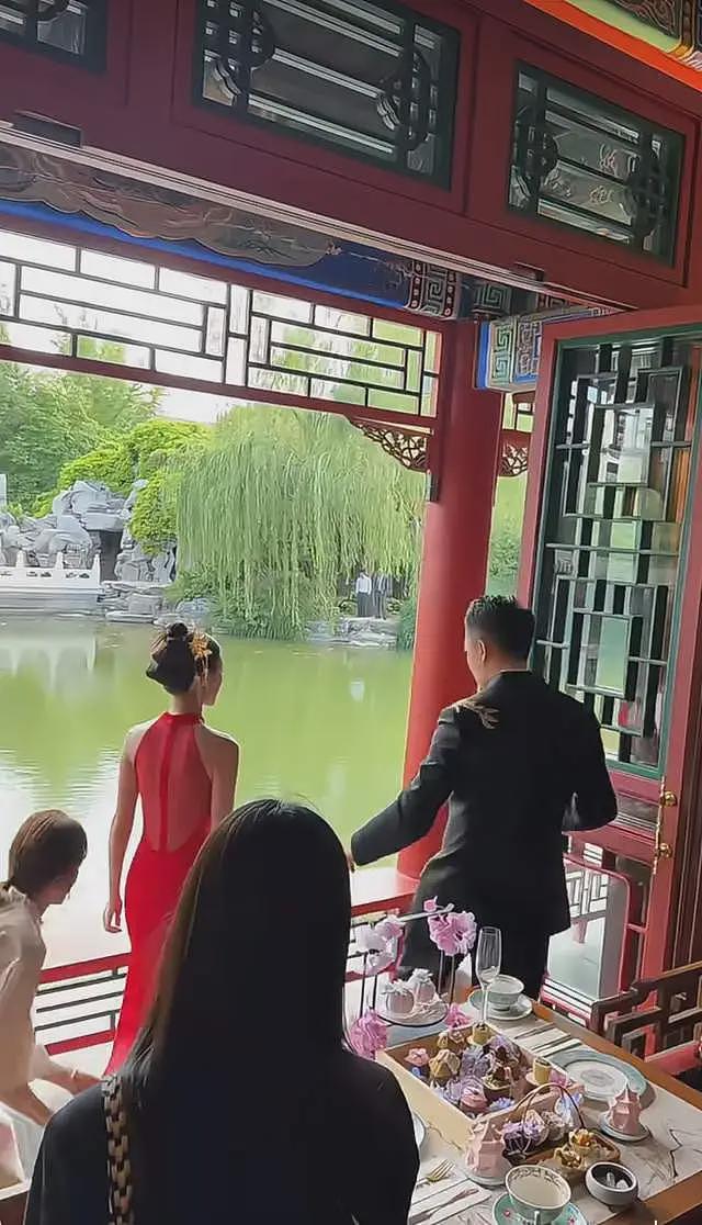 汪小菲的婚礼，为什么会选在北京“郡王府”饭店举行？（组图） - 16