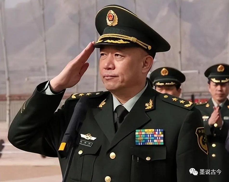 军中“大老虎”,因巨额受贿落马,父亲是正厅级,岳父是部队高官,邻居:早晚要被抓(组图) - 3