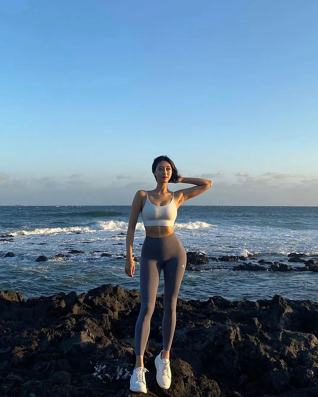 【美女】“现在的健身房老板娘,身材都这么野了吗?”(组图) - 20