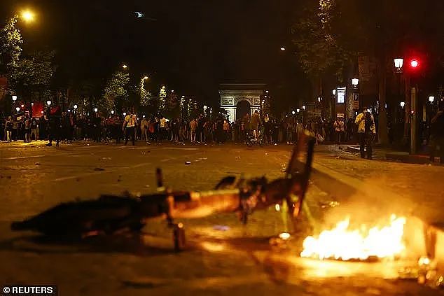 巴黎赢了球烧了城！香街火光冲天又成战区，一夜2人丧生559人被捕（组图） - 13
