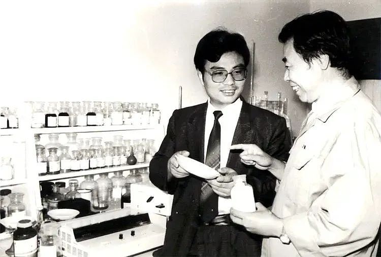花2000元冤枉钱买了一勺盐,浙江父子却靠它撑起一个千亿帝国(组图) - 9