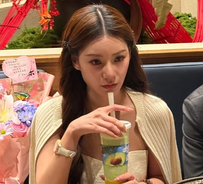 马筱梅生图撞脸S妈，网友感叹好像母女，业内呼吁汪小菲珍惜女方（组图） - 4