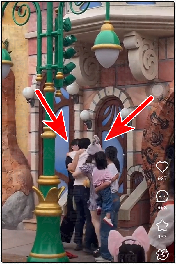 热搜第一!上海迪士尼疯狂情侣竟为拍照殴打婴幼儿,引发全网震怒,官方回应(视频/组图) - 2