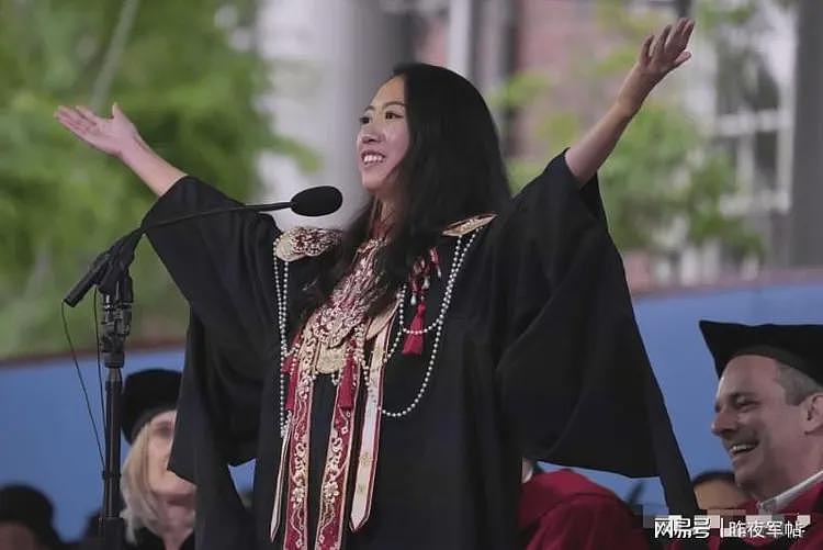 蒋雨融发长文辩解:曾多次被扒衣羞辱,没有绿发推荐信,学习全优(组图) - 1