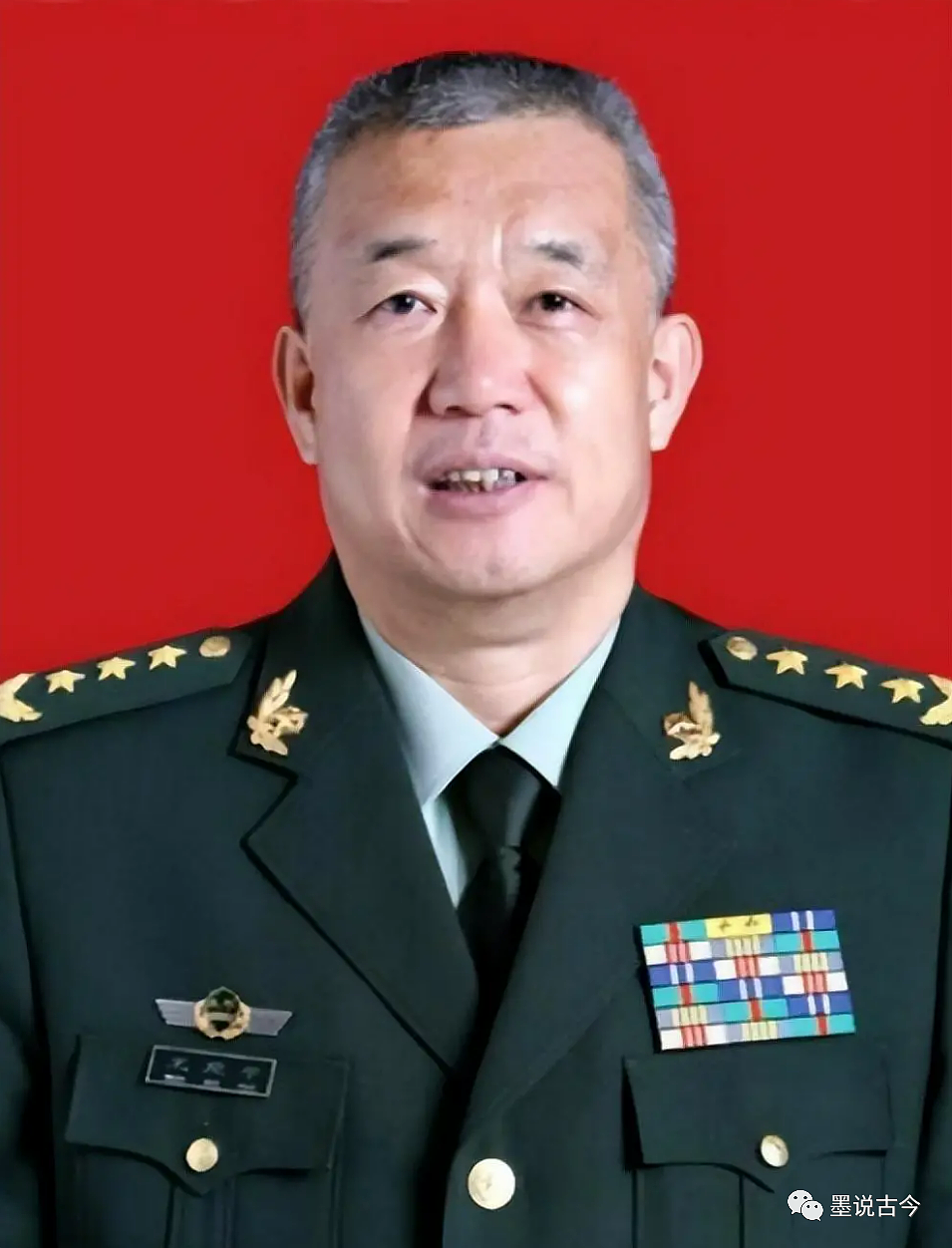 军中“大老虎”,因巨额受贿落马,父亲是正厅级,岳父是部队高官,邻居:早晚要被抓(组图) - 1