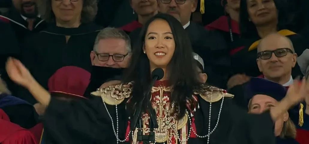哈佛演讲的中国女留学生，为何被群嘲？网民：留在国外别回来...（组图） - 1